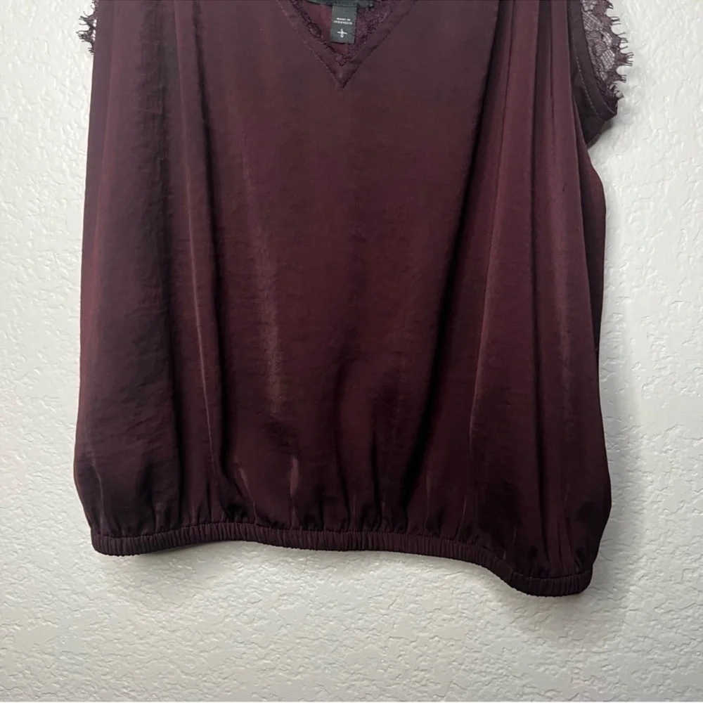 Express V-Neck Lace Trim Sleeveless Blouse Size: L - Picture 4 of 8